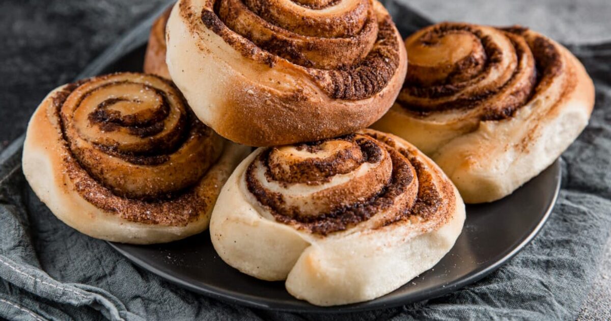 Pillsbury cinnamon rolls in air fryer