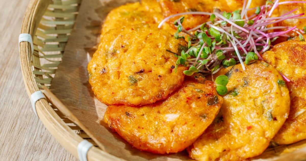 4-ingredient corn fritters