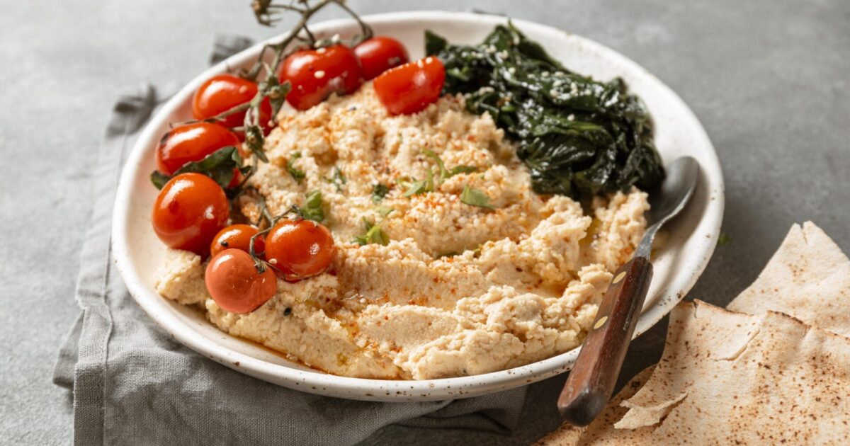 Roasted Red Pepper and Feta Dip (Htipiti)