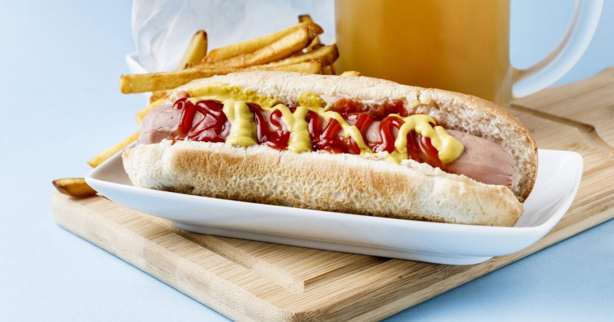 Hot dogs in microwave - how to cook hot dogs in microwave