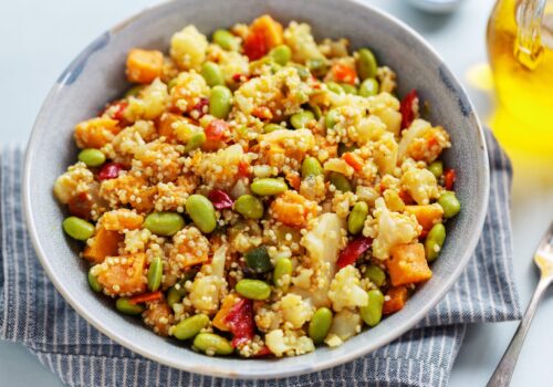Bulgur pilaf with chickpeas and tomatoes
